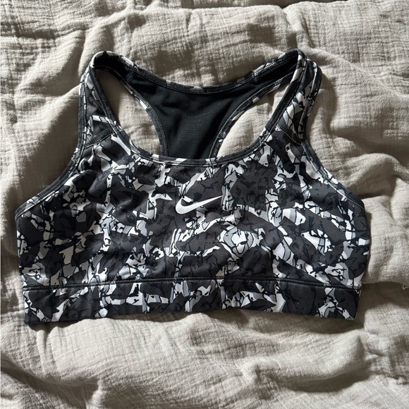 Nike Sports Bra - Medium New Without Tags - Picture 1 of 2